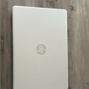 15.6” hp computer has no problems new and is a fast running laptop
